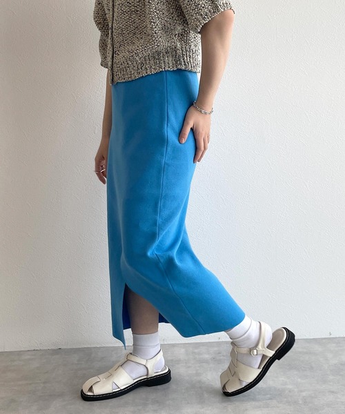 w closet(ダブルクローゼット)の「スリット入りⅠラインスカート(スカート・レディース・ブラック/ブルー/オフホワイト/ピンク・FREE)」の5枚目の写真