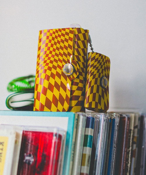 SALLIES（サリーズ）の「SALLIES / Pocket Pal CHECKER ミニマル ウォレット（財布・メンズ・ブラック/イエロー/グリーン・ONE SIZE）」の3枚目の写真