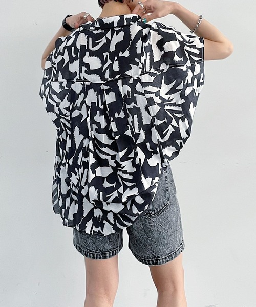 PAGEBOY（ページボーイ）の「キカプリントポンチョシャツ（シャツ/ブラウス・レディース・ブラック/グリーン系その他・FREE）」の7枚目の写真