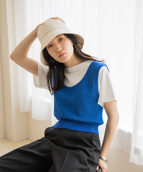 LOWRYS FARM(ローリーズファーム)の「ジオメトリック柄ビスチェ 282848(ベスト・レディース・ブラック/ブラウン/ブルー・FREE)」の3枚目の写真