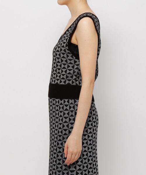 LOWRYS FARM(ローリーズファーム)の「ジオメトリック柄ビスチェ 282848(ベスト・レディース・ブラック/ブラウン/ブルー・FREE)」の12枚目の写真