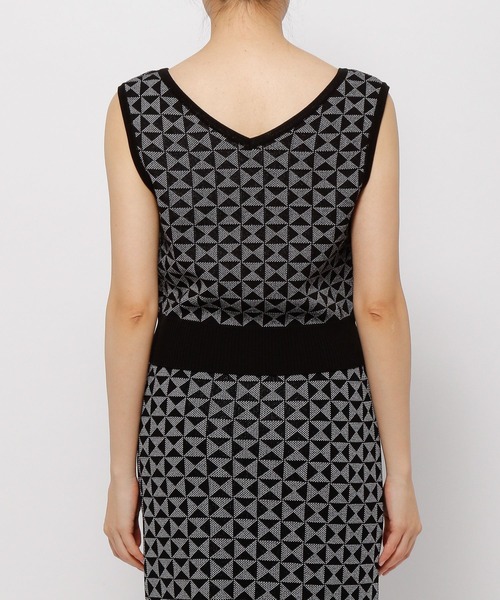 LOWRYS FARM(ローリーズファーム)の「ジオメトリック柄ビスチェ 282848(ベスト・レディース・ブラック/ブラウン/ブルー・FREE)」の13枚目の写真