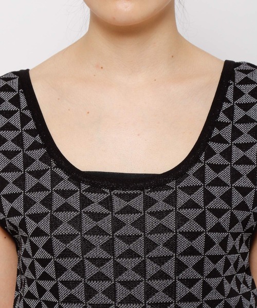 LOWRYS FARM(ローリーズファーム)の「ジオメトリック柄ビスチェ 282848(ベスト・レディース・ブラック/ブラウン/ブルー・FREE)」の15枚目の写真