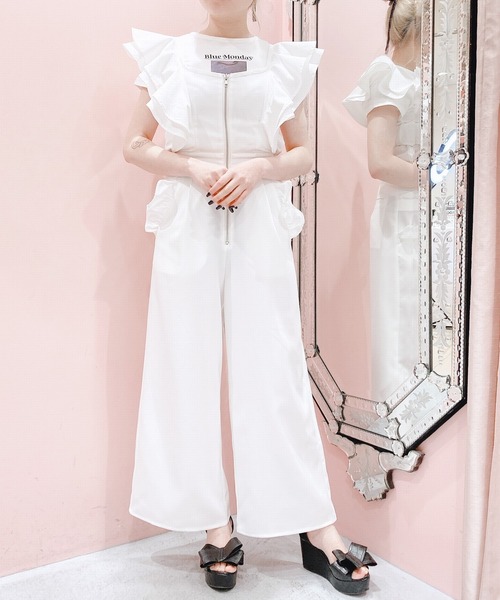 lilLilly(リルリリー)の「フリルワイドサロペット(サロペット/オーバーオール・レディース・ホワイト/ブラック/ベージュ・SMALL/MEDIUM)」の20枚目の写真