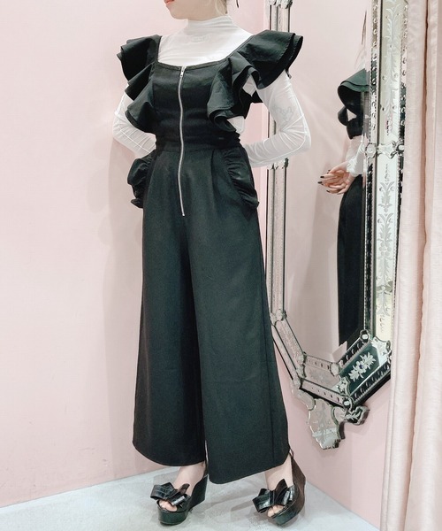 lilLilly(リルリリー)の「フリルワイドサロペット(サロペット/オーバーオール・レディース・ホワイト/ブラック/ベージュ・SMALL/MEDIUM)」の21枚目の写真