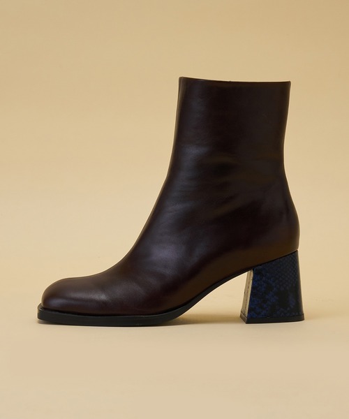 LANVIN en Bleu(ランバンオンブルー)の「【VERY掲載】バイカラーヒールショートブーツ(ブーツ・レディース・ブラック/ダークブラウン・S(22.5cm)/M(23.5cm)/L(24.5cm))」の3枚目の写真