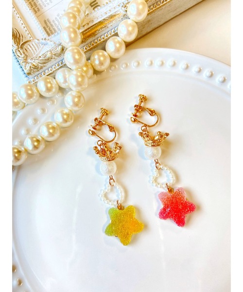 tone(トーン)の「【MUURABBTI】お菓子の星のプリンセスイヤリング(MA)(イヤリング・レディース・ピンク×イエロー・FREE)」の1枚目の写真