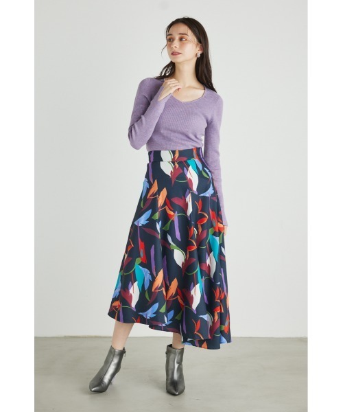 rienda（リエンダ）の「ツイストカットフレアスカート（スカート・レディース・ブラック/ベージュ系その他/ホワイト系その他/ブルー系その他3・SMALL/MEDIUM）」の4枚目の写真