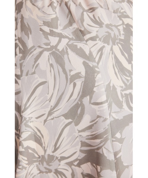 rienda（リエンダ）の「ツイストカットフレアスカート（スカート・レディース・ブラック/ベージュ系その他/ホワイト系その他/ブルー系その他3・SMALL/MEDIUM）」の8枚目の写真