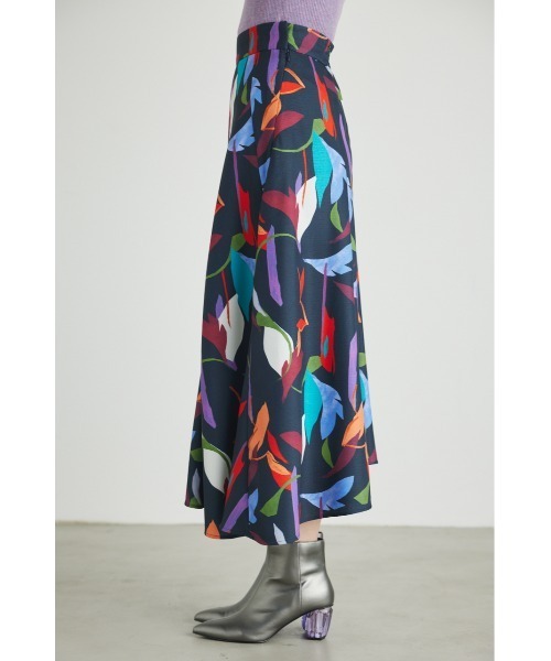 rienda（リエンダ）の「ツイストカットフレアスカート（スカート・レディース・ブラック/ベージュ系その他/ホワイト系その他/ブルー系その他3・SMALL/MEDIUM）」の18枚目の写真