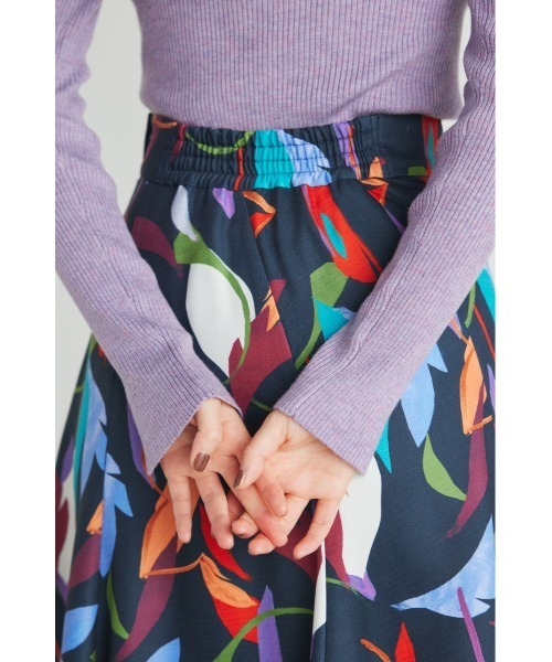 rienda（リエンダ）の「ツイストカットフレアスカート（スカート・レディース・ブラック/ベージュ系その他/ホワイト系その他/ブルー系その他3・SMALL/MEDIUM）」の20枚目の写真