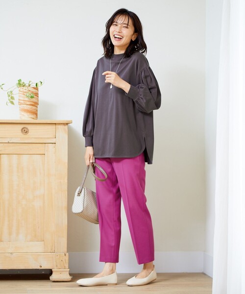 ANY(エニィ)の「プレミアム モックネック長袖Tシャツ(Tシャツ/カットソー・レディース・ライトグレー系/グリーン系/ワイン系/グレー系・F)」の8枚目の写真