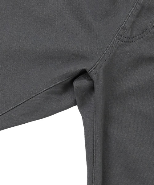 GROOVY COLORS（グルービーカラーズ）の「ストレッチツイル TWIST ロングパンツ（その他パンツ・キッズ・チャコールグレー/ブラック/カーキ・140/130）」の5枚目の写真