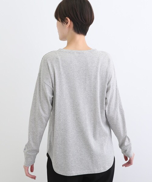 INDIVI(インディヴィ)の「【LIFE】ラウンドネック ボーダーロングTシャツ(Tシャツ/カットソー・レディース・チャコール/グレー系2・12/38)」の6枚目の写真