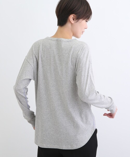 INDIVI(インディヴィ)の「【LIFE】ラウンドネック ボーダーロングTシャツ(Tシャツ/カットソー・レディース・チャコール/グレー系2・12/38)」の11枚目の写真