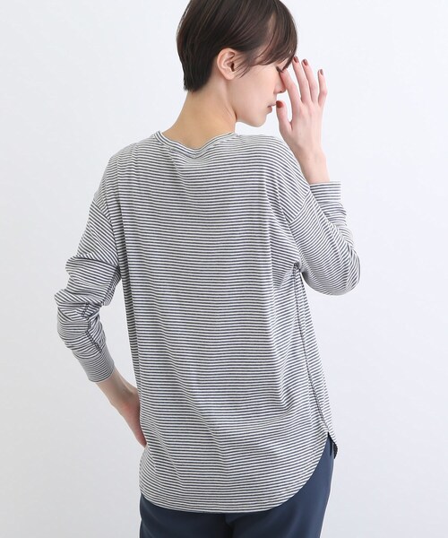 INDIVI(インディヴィ)の「【LIFE】ラウンドネック ボーダーロングTシャツ(Tシャツ/カットソー・レディース・チャコール/グレー系2・12/38)」の13枚目の写真