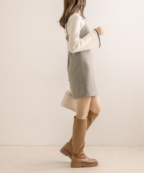 OLIVE des OLIVE（オリーブデオリーブ）の「胸刺繍プチハイフレア袖ニット（ニット/セーター・レディース・オフホワイト/ブラック/ブラウン・FREE）」の5枚目の写真