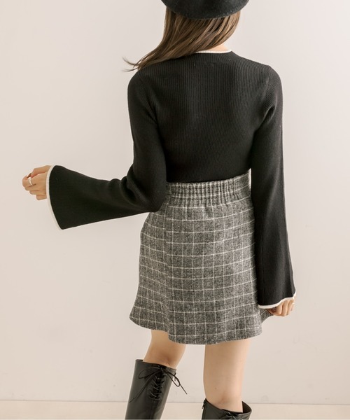 OLIVE des OLIVE（オリーブデオリーブ）の「胸刺繍プチハイフレア袖ニット（ニット/セーター・レディース・オフホワイト/ブラック/ブラウン・FREE）」の17枚目の写真