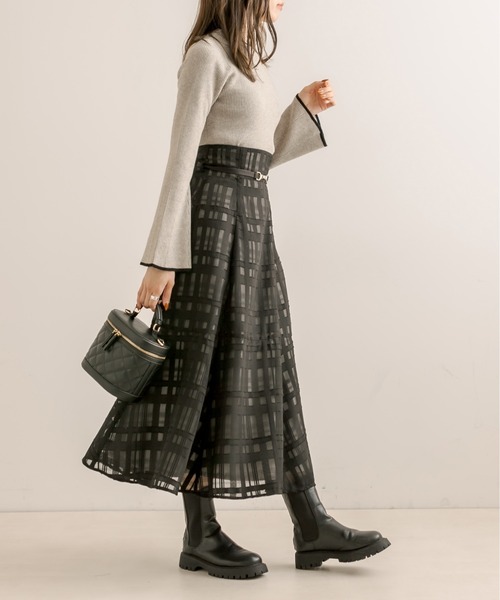 OLIVE des OLIVE（オリーブデオリーブ）の「胸刺繍プチハイフレア袖ニット（ニット/セーター・レディース・オフホワイト/ブラック/ブラウン・FREE）」の19枚目の写真