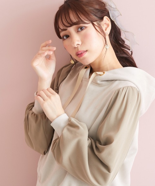 marun（マルン）の「＜大きいサイズ＞ チュール袖スエードポンチフードパーカートップス marun（パーカー・レディース・パープル/ベージュ系・LL/L/3L/4L/5L）」の4枚目の写真