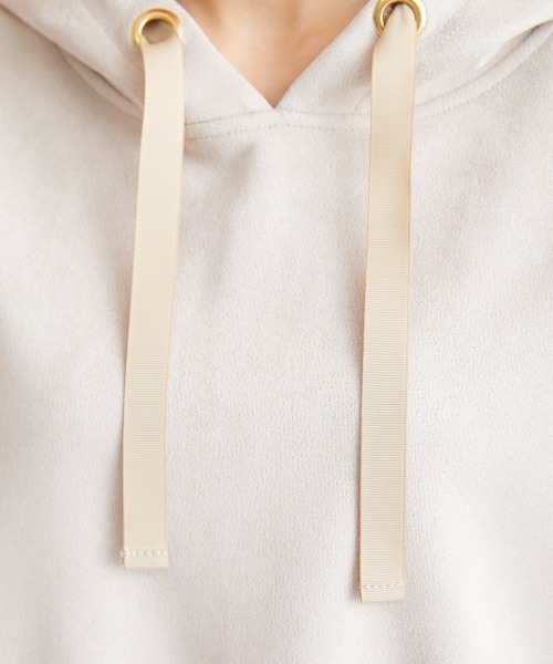 marun（マルン）の「＜大きいサイズ＞ チュール袖スエードポンチフードパーカートップス marun（パーカー・レディース・パープル/ベージュ系・LL/L/3L/4L/5L）」の14枚目の写真