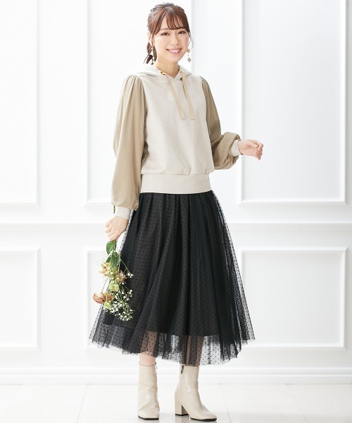 marun（マルン）の「＜大きいサイズ＞ チュール袖スエードポンチフードパーカートップス marun（パーカー・レディース・パープル/ベージュ系・LL/L/3L/4L/5L）」の7枚目の写真