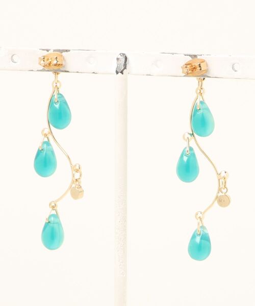 tone(トーン)の「【KAPPY】チェコガラス雫ピアス(MA)(ピアス(両耳用)・レディース・ブルー系その他/ピンク/エメラルド/イエロー/グリーン系その他・FREE)」の7枚目の写真