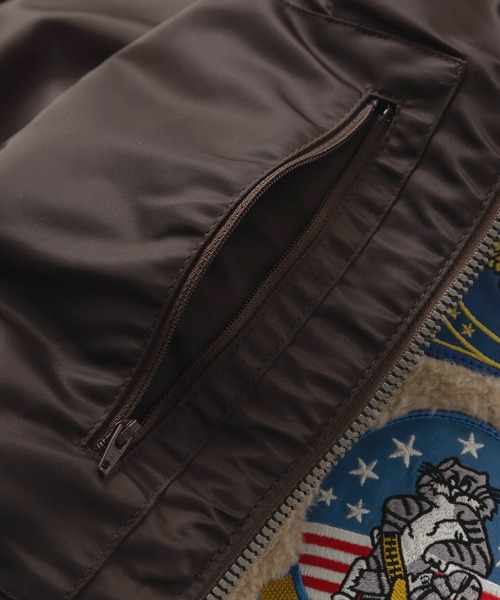 AVIREX(アヴィレックス)の「【AVIREX/アビレックス】BOA B-3 TOP GUN / ランダムワッペン ボアフライトジャケット/ボアブルゾン/ビッグシルエット(ブルゾン・メンズ・ブラウン/ベージュ/ブラック・M/L/XL)」の19枚目の写真