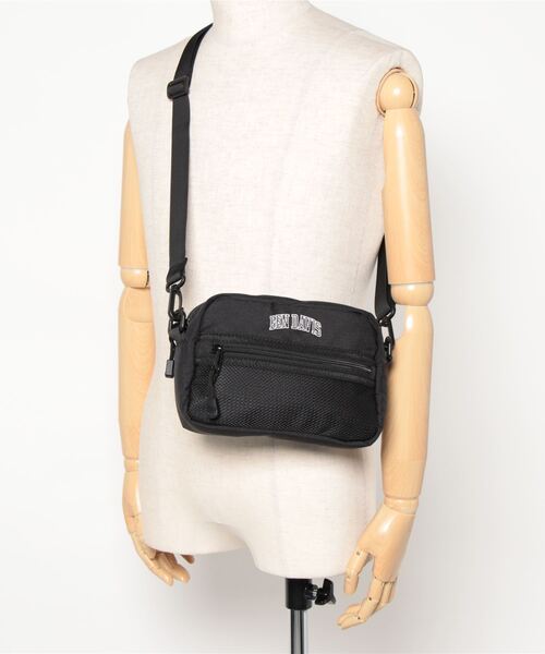 BEN DAVIS（ベンデイビス）の「【BEN DAVIS/ベンデイビス】ワイドショルダーバッグ ワンポイントブランドロゴ（ショルダーバッグ・メンズ・ブラック/ブラック系その他2/ブラック系その他・FREE）」の17枚目の写真