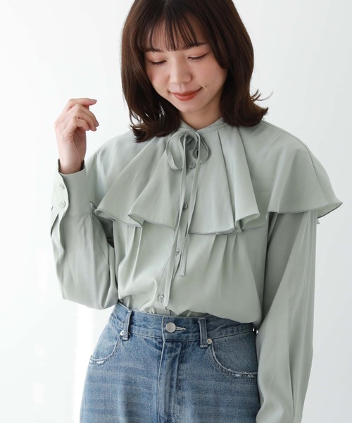 archives(アルシーヴ)の「ケープカラー付ピンタックブラウス(シャツ/ブラウス・レディース・オフホワイト/ブルー/グリーン・MEDIUM)」の14枚目の写真