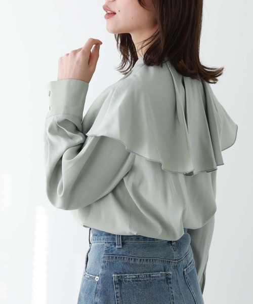 archives(アルシーヴ)の「ケープカラー付ピンタックブラウス(シャツ/ブラウス・レディース・オフホワイト/ブルー/グリーン・MEDIUM)」の5枚目の写真