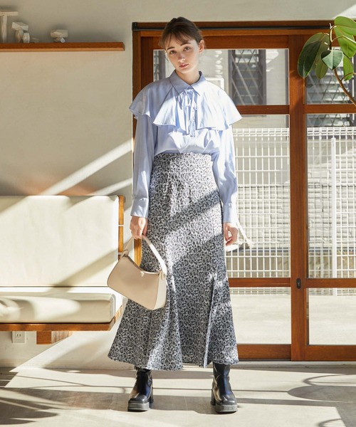 archives(アルシーヴ)の「ケープカラー付ピンタックブラウス(シャツ/ブラウス・レディース・オフホワイト/ブルー/グリーン・MEDIUM)」の8枚目の写真