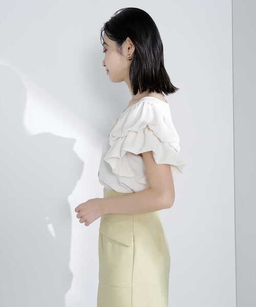 NATURAL BEAUTY BASIC(ナチュラルビューティーベーシック)の「◇ボリュームバルーンスリーブブラウス(シャツ/ブラウス・レディース・ネイビー/オフホワイト/ブラウン・SMALL/MEDIUM)」の14枚目の写真