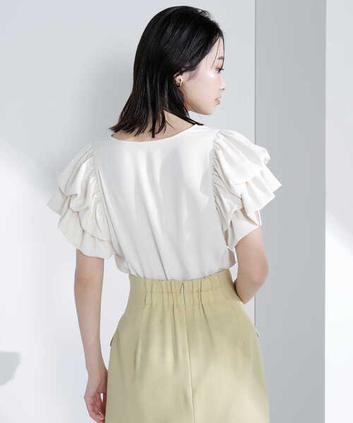 NATURAL BEAUTY BASIC(ナチュラルビューティーベーシック)の「◇ボリュームバルーンスリーブブラウス(シャツ/ブラウス・レディース・ネイビー/オフホワイト/ブラウン・SMALL/MEDIUM)」の15枚目の写真