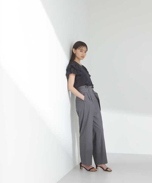NATURAL BEAUTY BASIC(ナチュラルビューティーベーシック)の「◇ボリュームバルーンスリーブブラウス(シャツ/ブラウス・レディース・ネイビー/オフホワイト/ブラウン・SMALL/MEDIUM)」の4枚目の写真