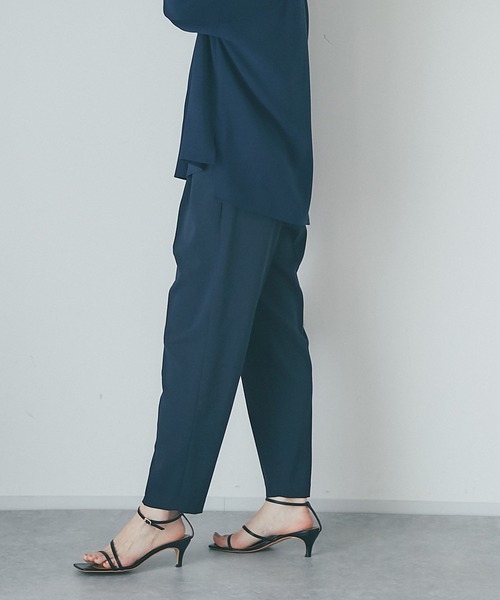 RIVE DROITE（リヴドロワ）の「裏地がなくても安心の生地感/ツイルドロストテーパードパンツ（その他パンツ・レディース・ネイビー/グリーン/オフホワイト・38/36）」の22枚目の写真