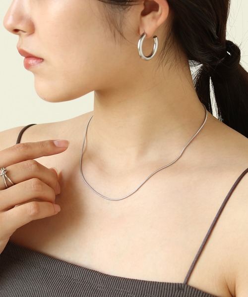 voov（ブーブ）の「【金属アレルギー対応】細スネークシンプルサージカルステンレスネックレス（ネックレス・レディース・シルバー/ゴールド・フリー）」の6枚目の写真