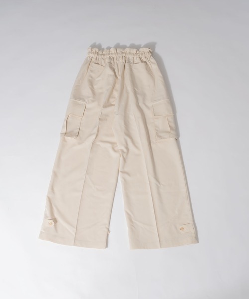 ONCILY(オンシェリー)の「WIDE STRAIGHT MILITARY CARGO PANTS / ワイドストレートミリタリーカーゴパンツ(カーゴパンツ・メンズ・アイボリー/ブルーグリーン/ブラック・LARGE/MEDIUM/SMALL)」の13枚目の写真