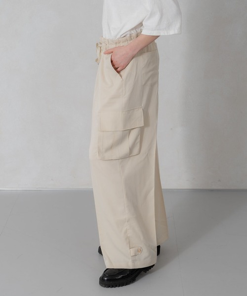 ONCILY(オンシェリー)の「WIDE STRAIGHT MILITARY CARGO PANTS / ワイドストレートミリタリーカーゴパンツ(カーゴパンツ・メンズ・アイボリー/ブルーグリーン/ブラック・LARGE/MEDIUM/SMALL)」の6枚目の写真