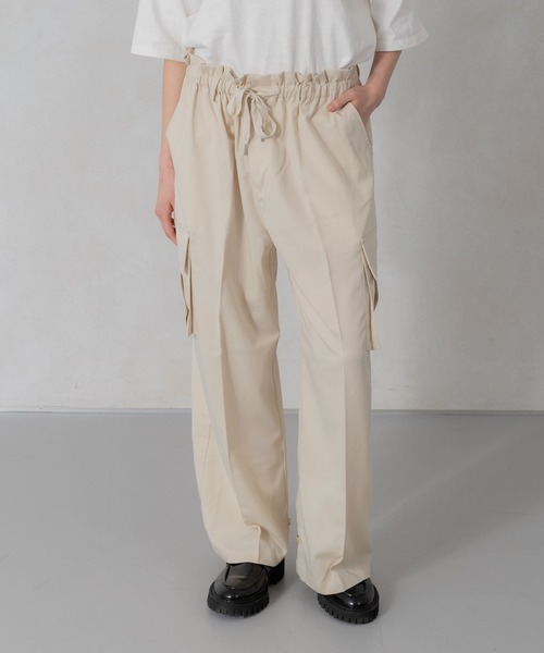 ONCILY(オンシェリー)の「WIDE STRAIGHT MILITARY CARGO PANTS / ワイドストレートミリタリーカーゴパンツ(カーゴパンツ・メンズ・アイボリー/ブルーグリーン/ブラック・LARGE/MEDIUM/SMALL)」の4枚目の写真