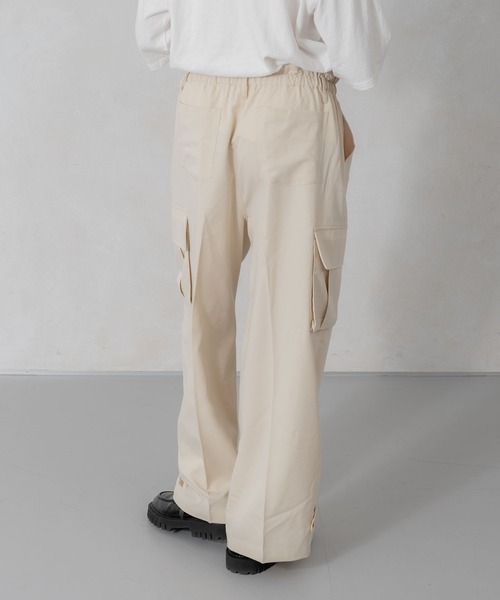 ONCILY(オンシェリー)の「WIDE STRAIGHT MILITARY CARGO PANTS / ワイドストレートミリタリーカーゴパンツ(カーゴパンツ・メンズ・アイボリー/ブルーグリーン/ブラック・LARGE/MEDIUM/SMALL)」の8枚目の写真