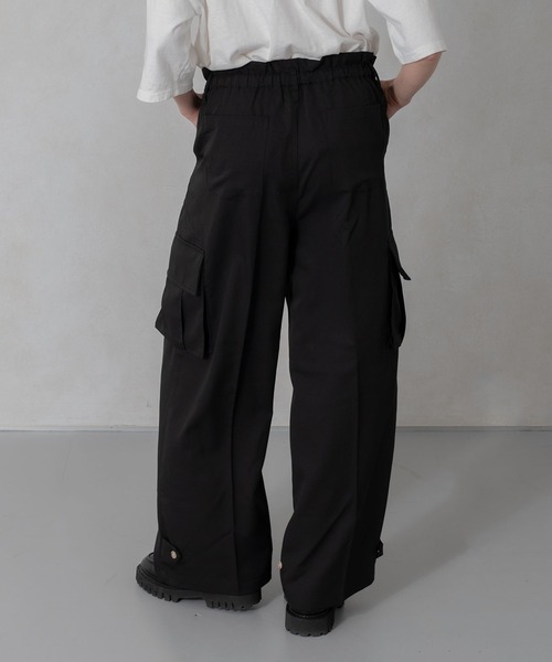 ONCILY(オンシェリー)の「WIDE STRAIGHT MILITARY CARGO PANTS / ワイドストレートミリタリーカーゴパンツ(カーゴパンツ・メンズ・アイボリー/ブルーグリーン/ブラック・LARGE/MEDIUM/SMALL)」の17枚目の写真