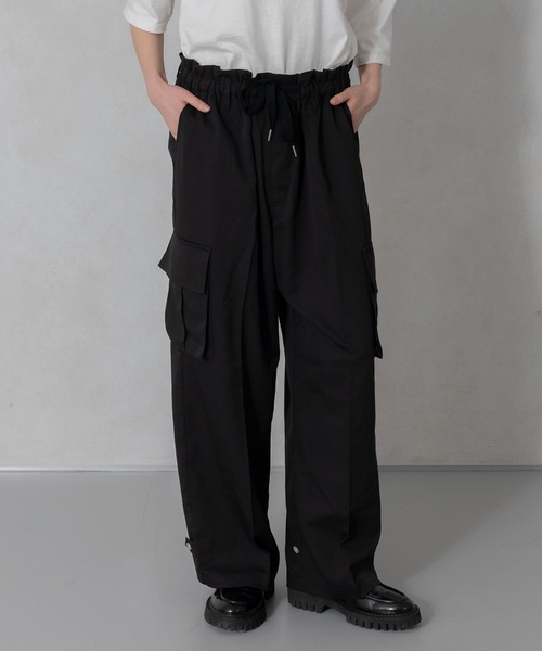 ONCILY(オンシェリー)の「WIDE STRAIGHT MILITARY CARGO PANTS / ワイドストレートミリタリーカーゴパンツ(カーゴパンツ・メンズ・アイボリー/ブルーグリーン/ブラック・LARGE/MEDIUM/SMALL)」の15枚目の写真