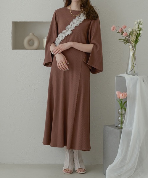 Ambre Neige(アンブルネージュ)の「バックリボンリブワンピース/【WEB/EC限定商品】(ワンピース・レディース・アイボリー/モカ・FREE)」の3枚目の写真