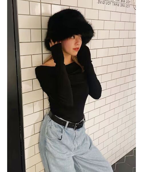 EVRIS（エヴリス）の「ボリュームフェイクファーハット（ハット・レディース・ベージュ/ブラック・FREE）」の5枚目の写真