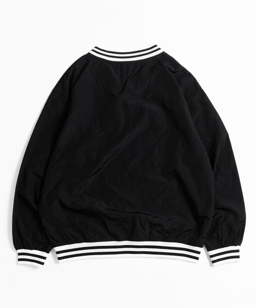 MUHET(ミュエータ)の「ラインVネックナイロントップス(その他トップス・レディース・ブラック/ダークグリーン・MEDIUM/X-LARGE)」の4枚目の写真