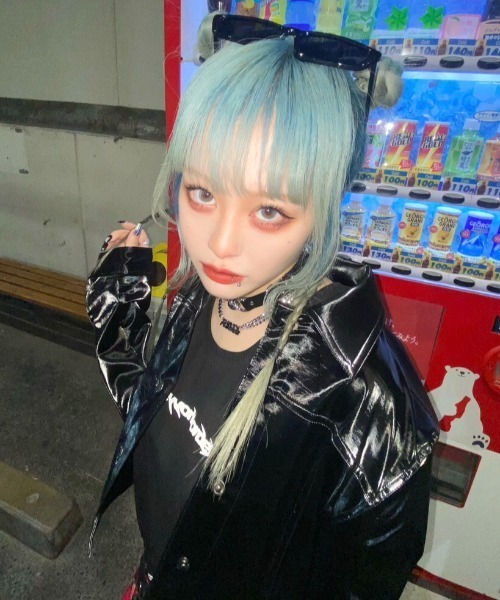ROSEN KREUZ（ローゼンクロイツ）の「韓国ファッション Rosen