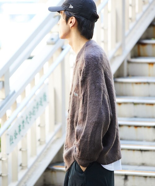 TOWNCRAFT(タウンクラフト)の「TOWN CRAFT/タウンクラフト 別注 リラックスフィット シャギーニットカーディガン(カーディガン/ボレロ・メンズ・ブラック/ベージュ/サックスブルー/マスタード/ダークカーキ・SMALL/MEDIUM/LARGE)」の19枚目の写真