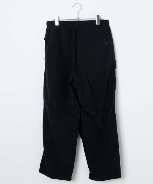 Manhattan Records(マンハッタン レコーズ)の「WEGO/【Manhattan Records】NYLON TRACK PANTS(カーゴパンツ・メンズ・ブラック・LARGE/MEDIUM)」の4枚目の写真