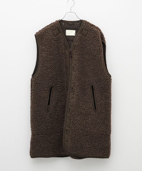 417 EDIFICE(フォーワンセブンエディフィス)の「【INNAT / インアット】 BOA FLEECE LINER VEST / ベスト(ブルゾン・メンズ・チャコールグレー/ブラウン・2)」の2枚目の写真